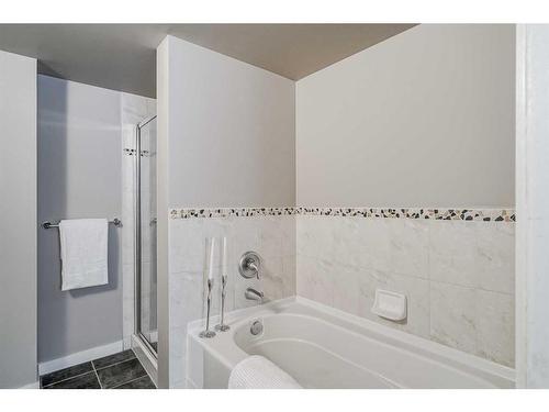 1705-1088 6 Avenue Sw, Calgary, AB - Indoor Photo Showing Bathroom