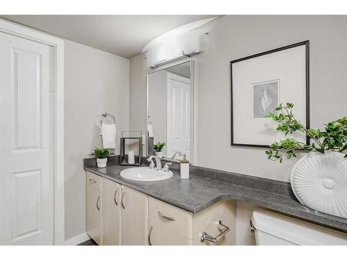 1705-1088 6 Avenue Sw, Calgary, AB - Indoor Photo Showing Bathroom