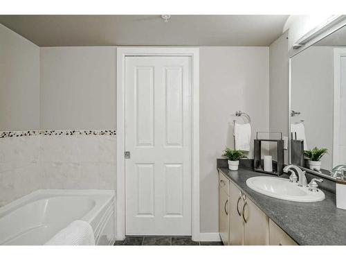 1705-1088 6 Avenue Sw, Calgary, AB - Indoor Photo Showing Bathroom