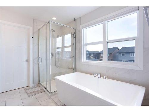 128 Sundown Way, Cochrane, AB - Indoor Photo Showing Bathroom