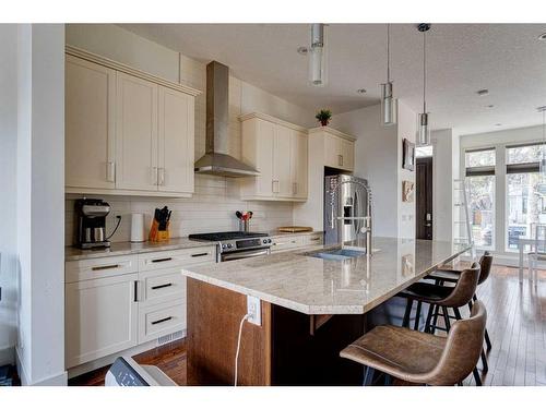 914 Remington Road Ne, Calgary, AB - Indoor Photo Showing Kitchen With Double Sink With Upgraded Kitchen