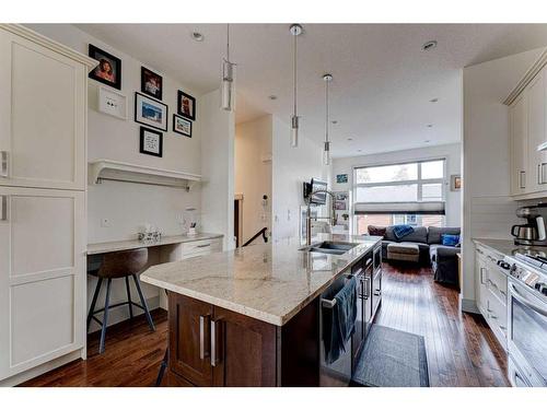 914 Remington Road Ne, Calgary, AB - Indoor Photo Showing Kitchen With Double Sink With Upgraded Kitchen