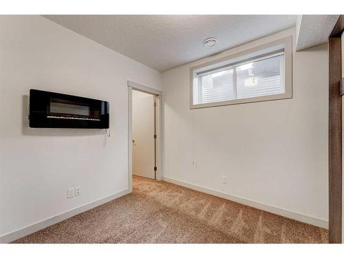 914 Remington Road Ne, Calgary, AB - Indoor Photo Showing Other Room