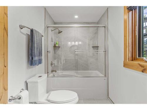 828 Silvertip Heights, Canmore, AB - Indoor Photo Showing Bathroom