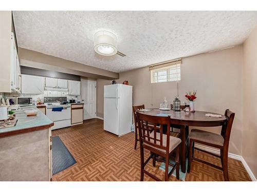 723 Raynard Crescent Se, Calgary, AB - Indoor