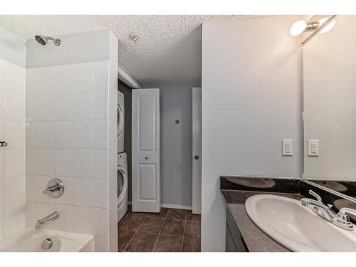 204-5 Saddlestone Way Ne, Calgary, AB - Indoor Photo Showing Bathroom