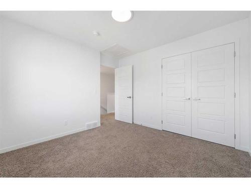 1418 Midtown Link Sw, Airdrie, AB - Indoor Photo Showing Other Room