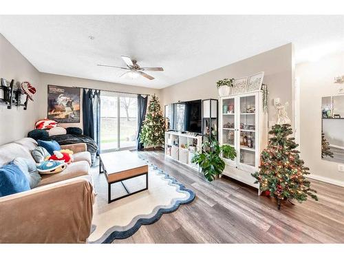 5103-604 8 Street Sw, Airdrie, AB - Indoor Photo Showing Living Room