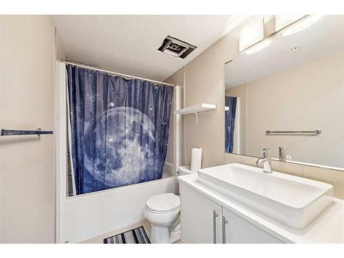 2206-302 Skyview Ranch Drive Ne, Calgary, AB - Indoor Photo Showing Bathroom