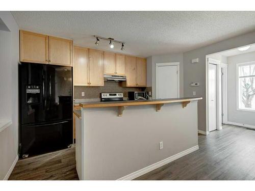 51 Prestwick Bay Se, Calgary, AB - Indoor Photo Showing Kitchen