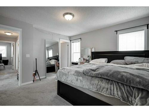 51 Prestwick Bay Se, Calgary, AB - Indoor Photo Showing Bedroom