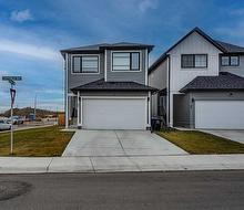 31 Copperhead Way SE Calgary, AB T2Z 5G9