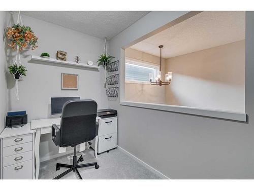 16 Walgrove Rise Se, Calgary, AB - Indoor Photo Showing Office