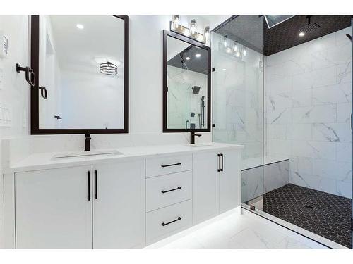 711 36 Street Sw, Calgary, AB - Indoor Photo Showing Bathroom