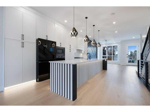 711 36 Street Sw, Calgary, AB - Indoor Photo Showing Kitchen With Upgraded Kitchen