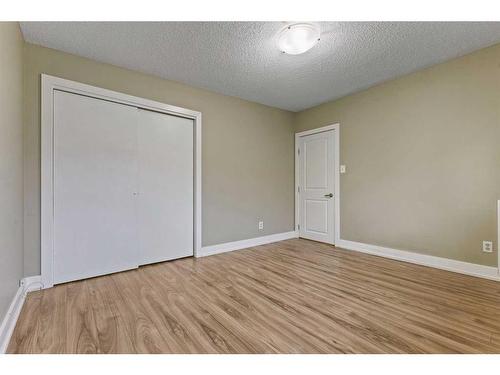 3712 15 Street Sw, Calgary, AB - Indoor Photo Showing Other Room