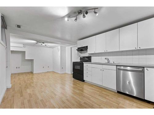 3712 15 Street Sw, Calgary, AB - Indoor Photo Showing Kitchen