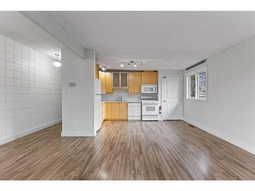 3712 15 Street Sw, Calgary, AB - Indoor Photo Showing Kitchen