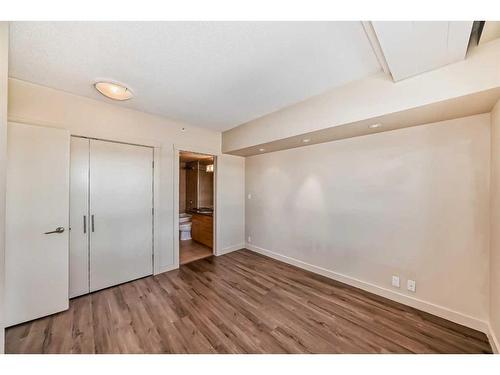 619-8880 Horton Road Sw, Calgary, AB - Indoor Photo Showing Other Room