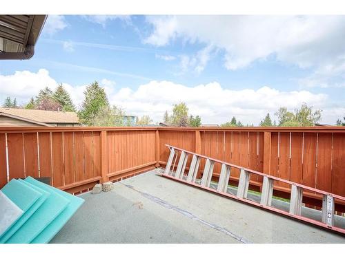 14 Bermuda Way Nw, Calgary, AB - Outdoor