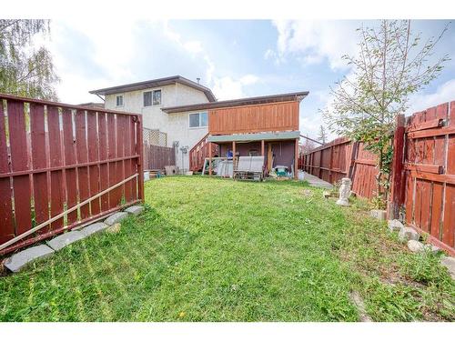 14 Bermuda Way Nw, Calgary, AB - Outdoor With Exterior