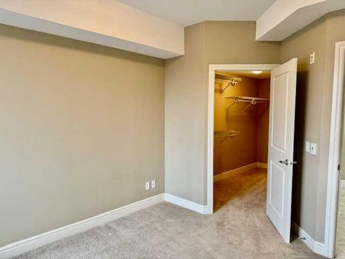 1239-2330 Fish Creek Boulevard Sw, Calgary, AB - Indoor Photo Showing Other Room