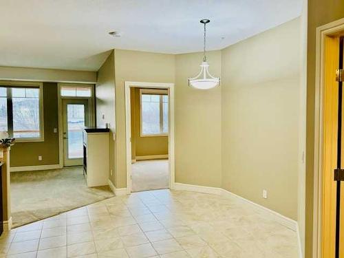 1239-2330 Fish Creek Boulevard Sw, Calgary, AB - Indoor Photo Showing Other Room