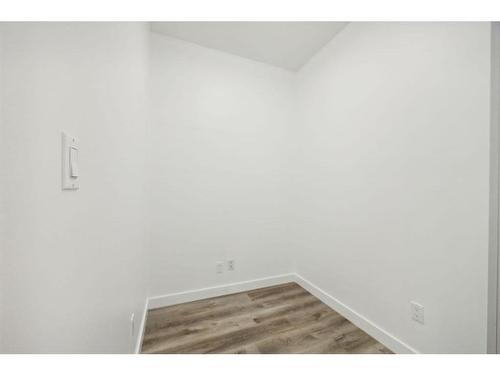 114-305 18 Avenue Sw, Calgary, AB - Indoor Photo Showing Other Room