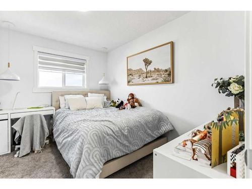 47-248 Kinniburgh Boulevard, Chestermere, AB - Indoor Photo Showing Bedroom