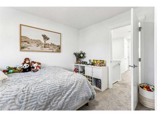 47-248 Kinniburgh Boulevard, Chestermere, AB - Indoor Photo Showing Bedroom