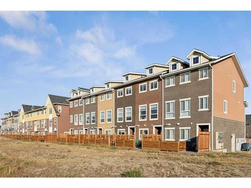 47-248 Kinniburgh Boulevard, Chestermere, AB - Outdoor