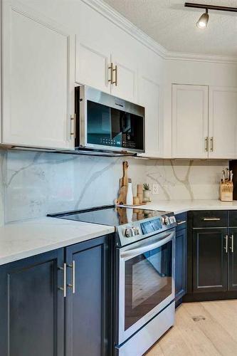 382 Walden Drive Se, Calgary, AB - Indoor Photo Showing Kitchen