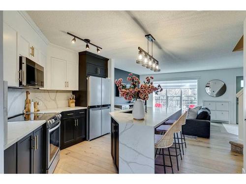 382 Walden Drive Se, Calgary, AB - Indoor Photo Showing Kitchen