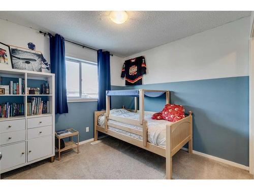 382 Walden Drive Se, Calgary, AB - Indoor Photo Showing Bedroom