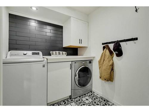 382 Walden Drive Se, Calgary, AB - Indoor Photo Showing Laundry Room