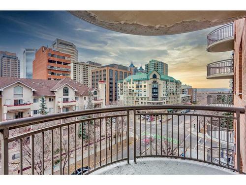 607-738 3 Avenue Sw, Calgary, AB - Outdoor With Balcony