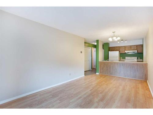 607-738 3 Avenue Sw, Calgary, AB - Indoor Photo Showing Kitchen