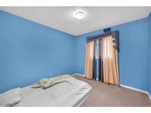 396 Skyview Shores Manor Ne, Calgary, AB - Indoor Photo Showing Bedroom