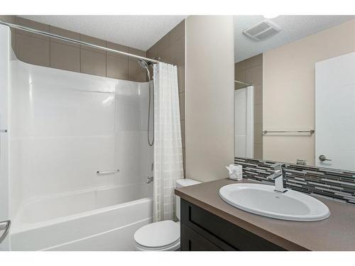 299 Mahogany Boulevard Se, Calgary, AB - Indoor Photo Showing Bathroom