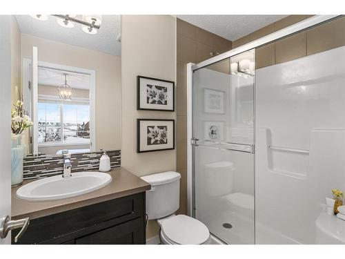 299 Mahogany Boulevard Se, Calgary, AB - Indoor Photo Showing Bathroom