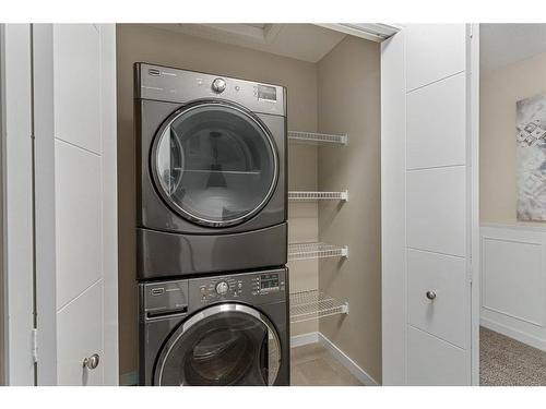 299 Mahogany Boulevard Se, Calgary, AB - Indoor Photo Showing Laundry Room