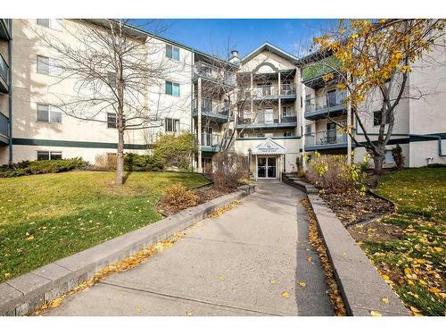 218-20 Dover Point Se, Calgary, AB - Outdoor With Balcony With Facade