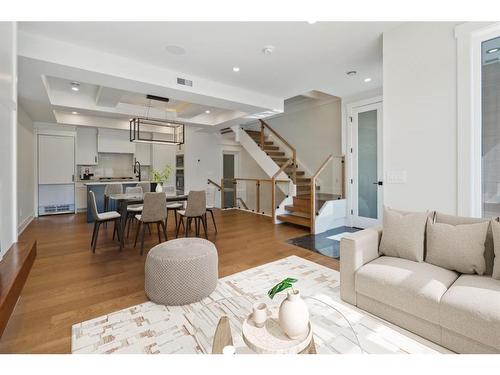 1-742 Memorial Drive Nw, Calgary, AB - Indoor Photo Showing Living Room