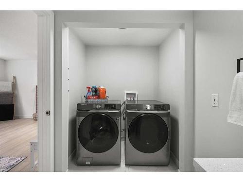 59 River Rock Way Se, Calgary, AB - Indoor Photo Showing Laundry Room