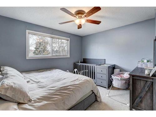 5202 Bowness Road Nw, Calgary, AB - Indoor Photo Showing Bedroom