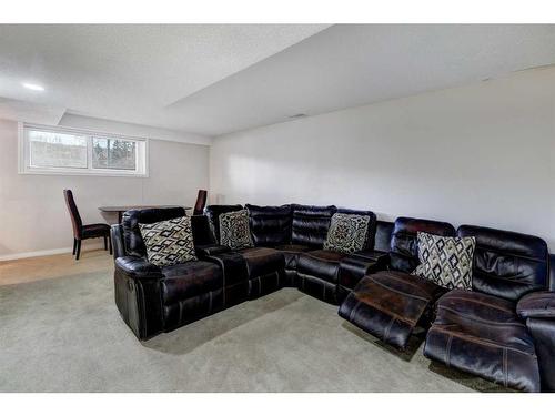 5202 Bowness Road Nw, Calgary, AB - Indoor Photo Showing Living Room