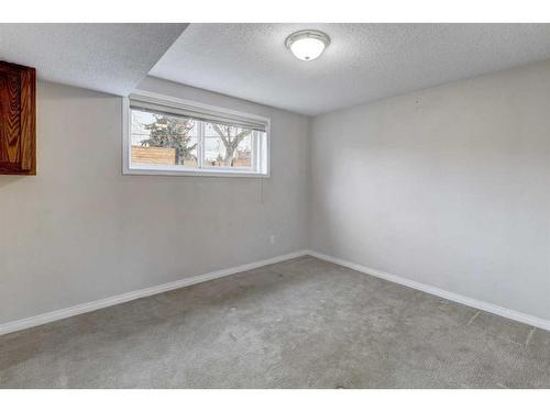 5202 Bowness Road Nw, Calgary, AB - Indoor Photo Showing Other Room