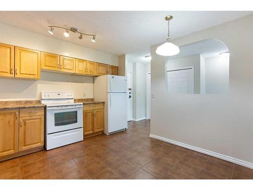 1114-738 3 Avenue Sw, Calgary, AB - Indoor Photo Showing Kitchen