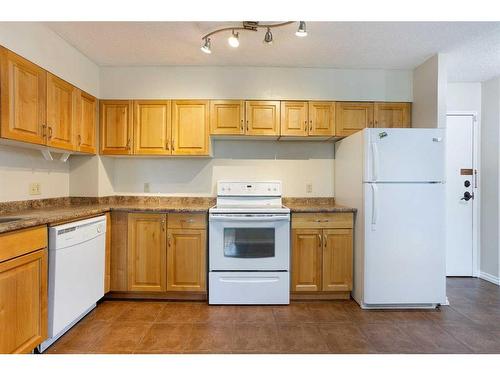 1114-738 3 Avenue Sw, Calgary, AB - Indoor Photo Showing Kitchen