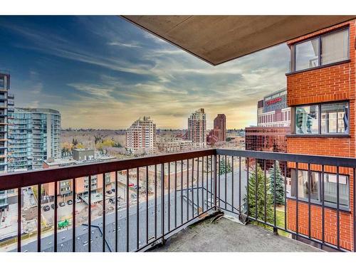 1114-738 3 Avenue Sw, Calgary, AB - Outdoor With Balcony With Exterior